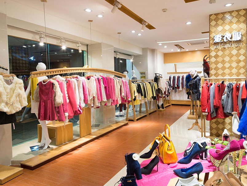 爱衣服服装店竹挂衣架